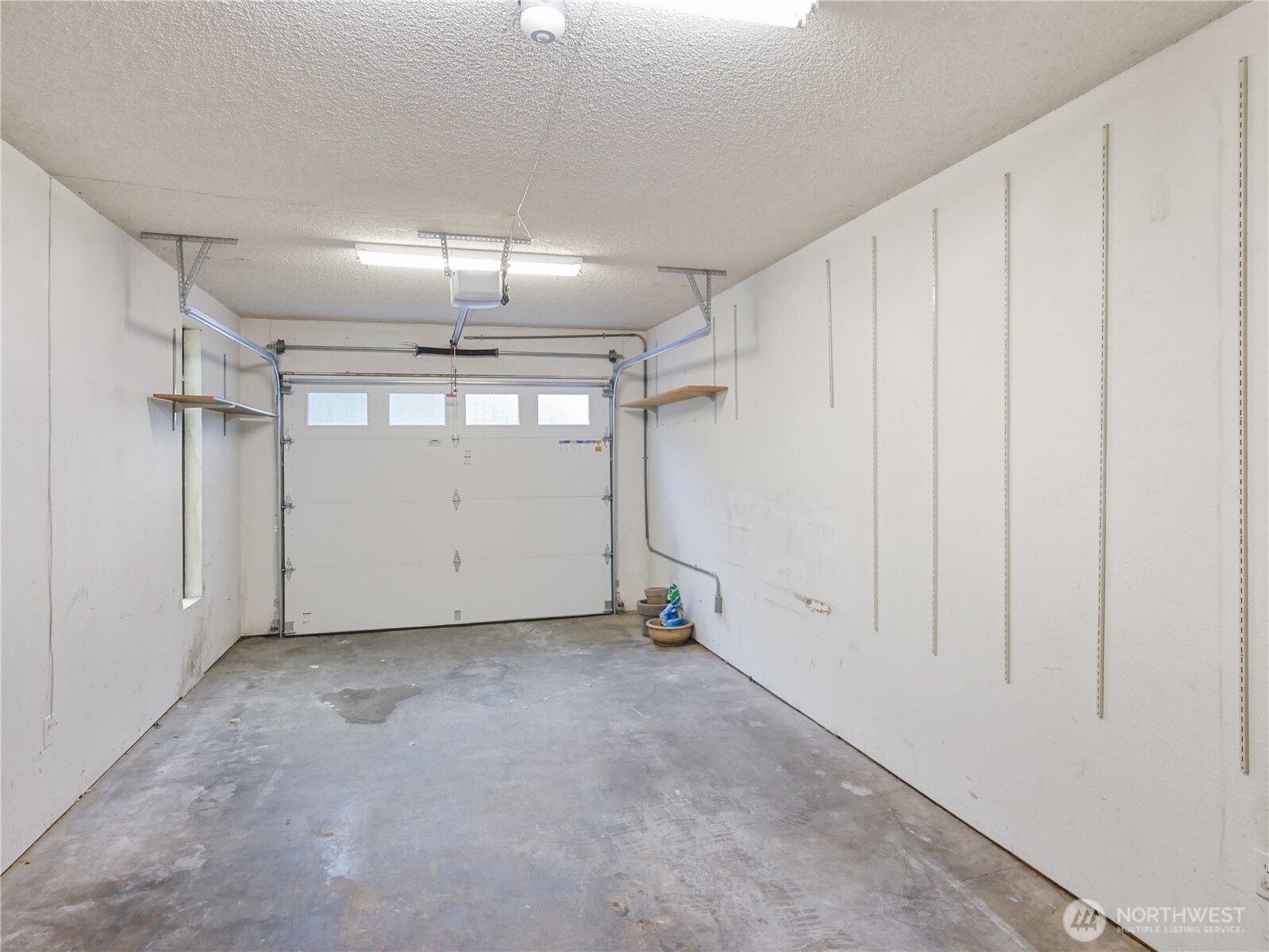 30853 13th Place South, Unit 2 Federal Way, WA 98003 - Photo 30 of 37 a view of an empty room