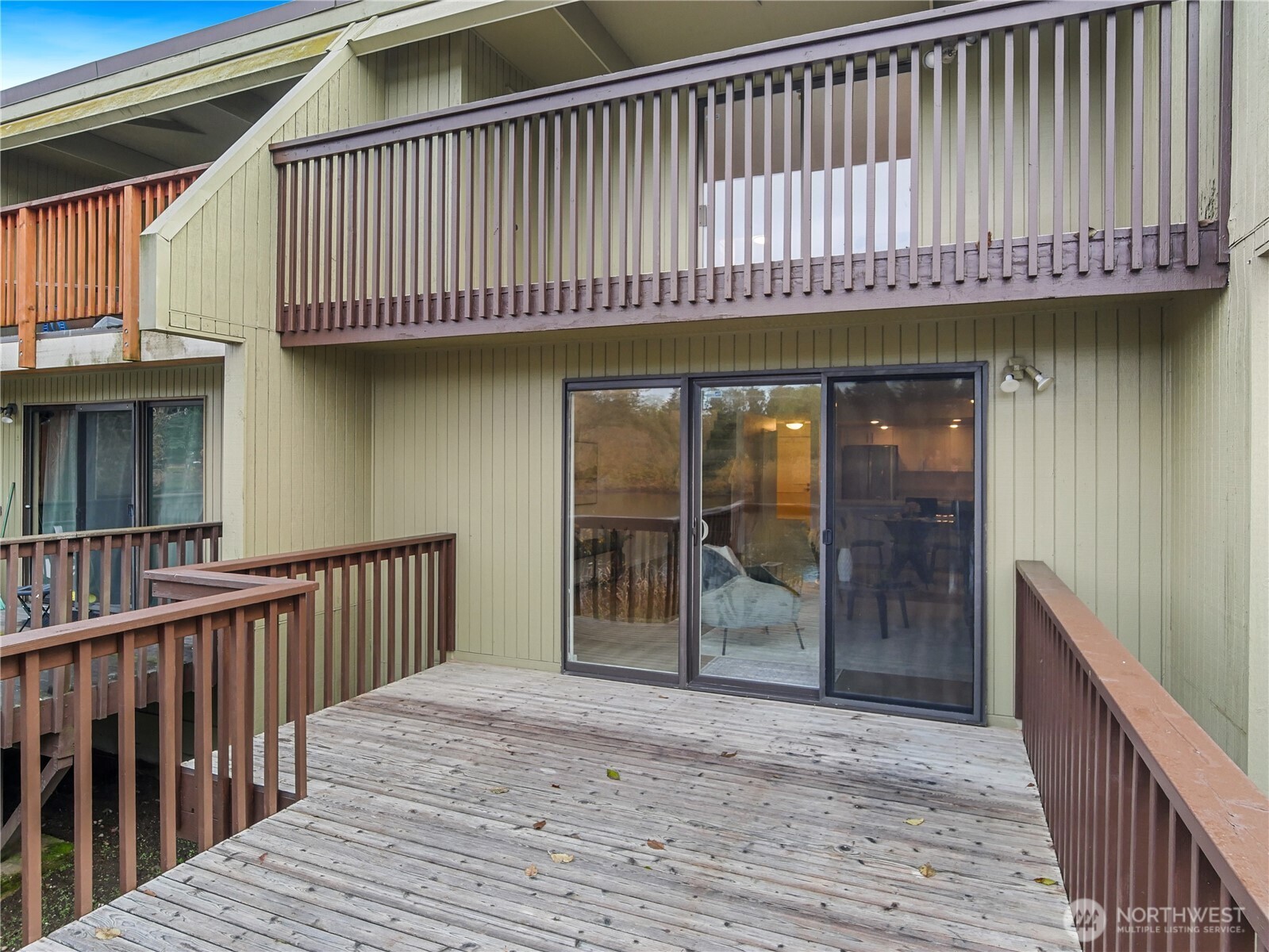 30853 13th Place South, Unit 2 Federal Way, WA 98003 - Photo 32 of 37 a view of a house with a balcony