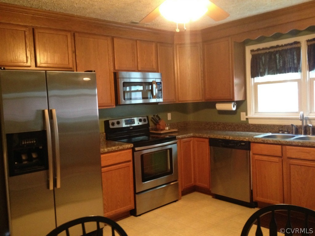 250 Hanover Road Sandston, VA 23150 - Photo 3 of 13 Gallery Image 3