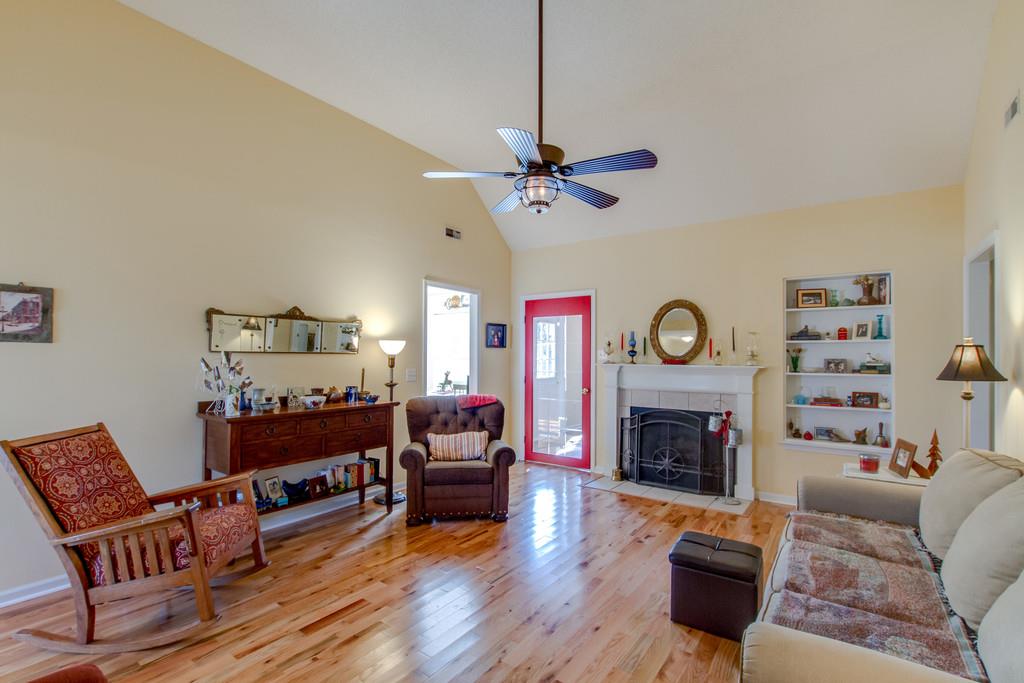 318 Thetahill Road Murfreesboro, TN 37130 - Photo 5 of 17 Gallery Image 5