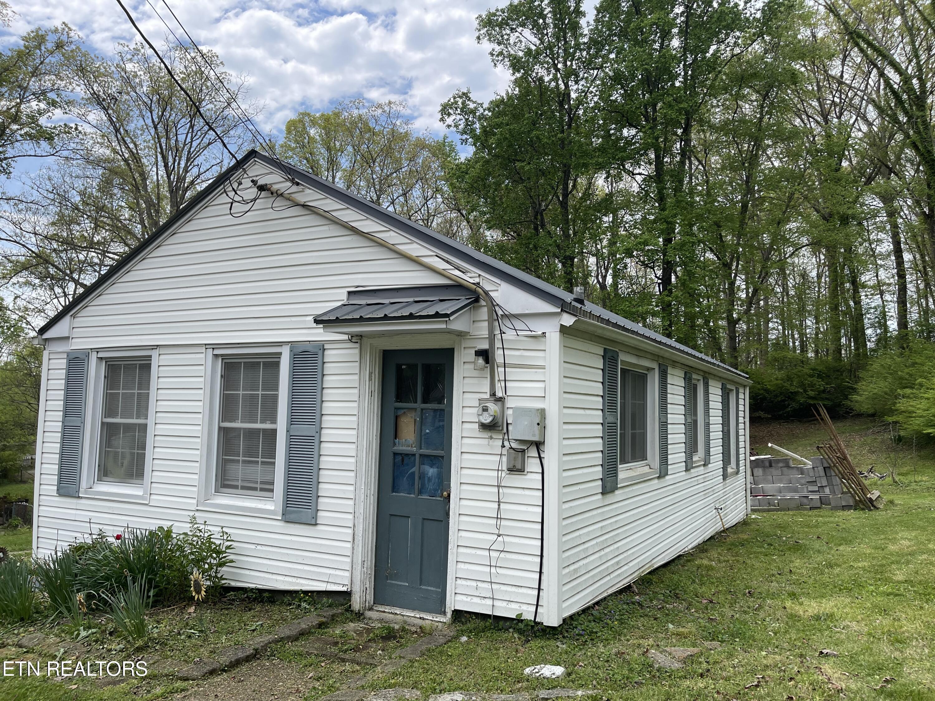 146 Oak Road Norris, TN 37828 - Photo 2 of 32 IMG_5265