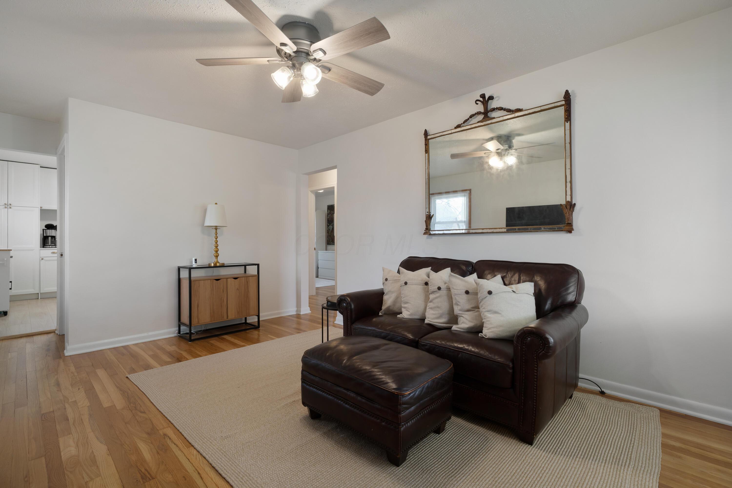 114 Chase Road Columbus, OH 43214 - Photo 5 of 35 Living Room 11'3" x 19'6" ( + - )