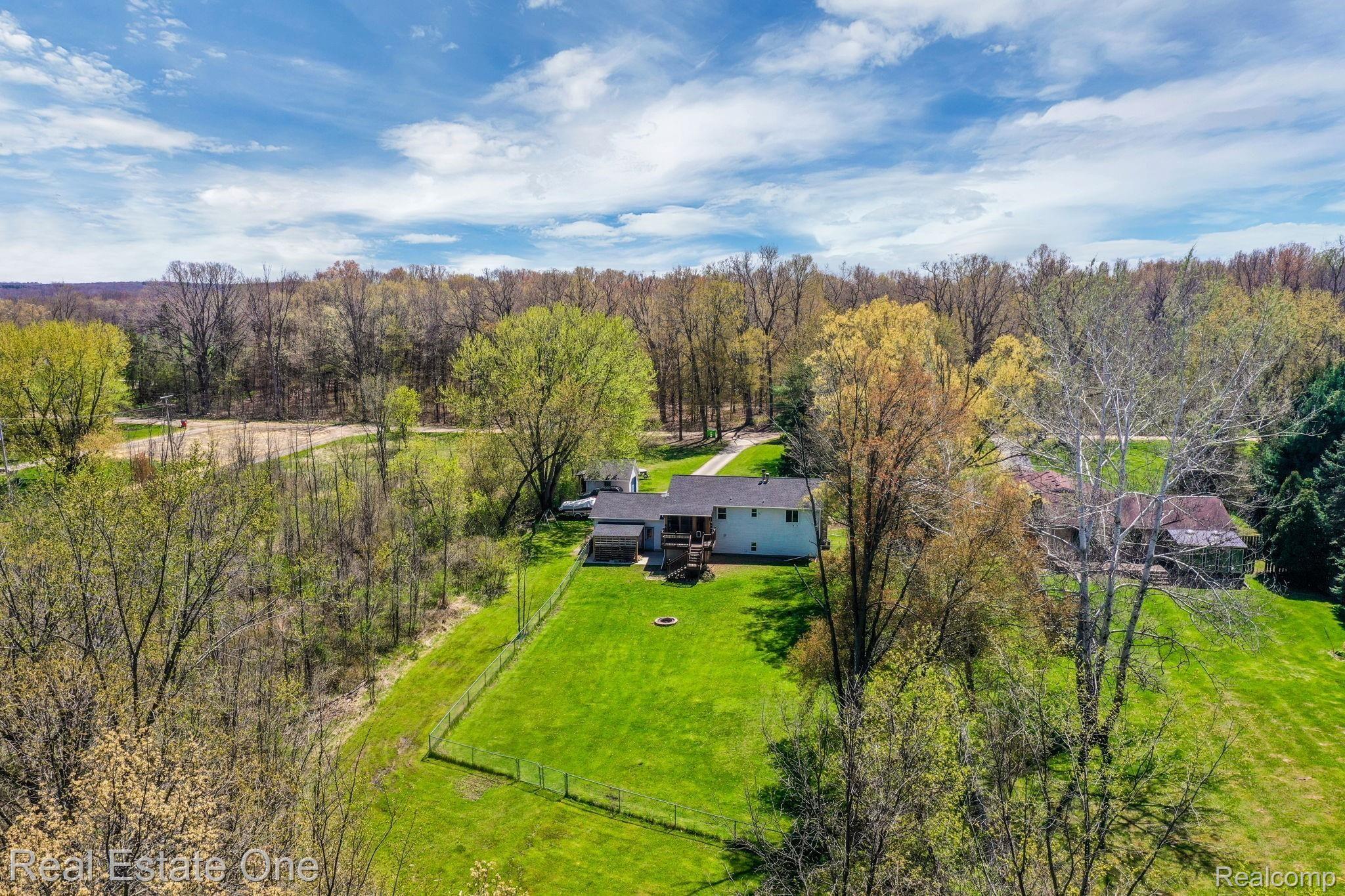 6645 Dunn Road Howell, MI 48855 - Photo 8 of 47 ...