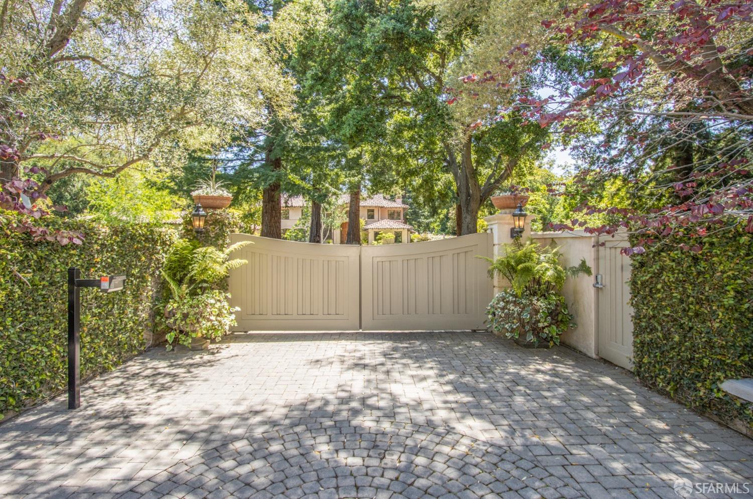 75 Almendral Avenue Atherton, CA 94027 - Photo 17 of 40 a view of a small yard