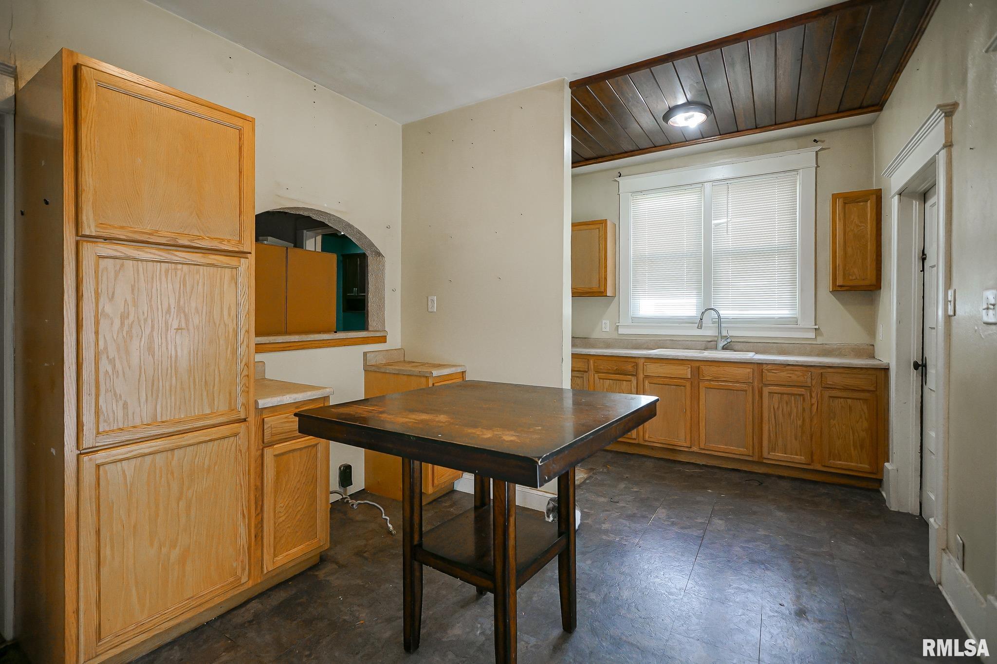 616 Summer Street Pekin, IL 61554 - Photo 7 of 38