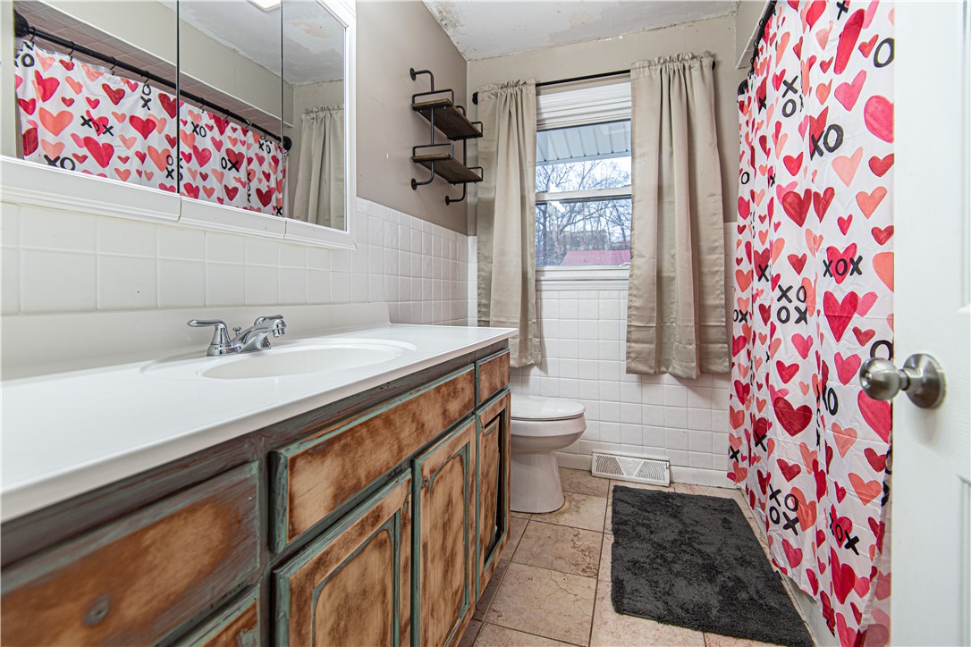 192 Beacon Avenue Woonsocket, RI 02895 - Photo 22 of 40