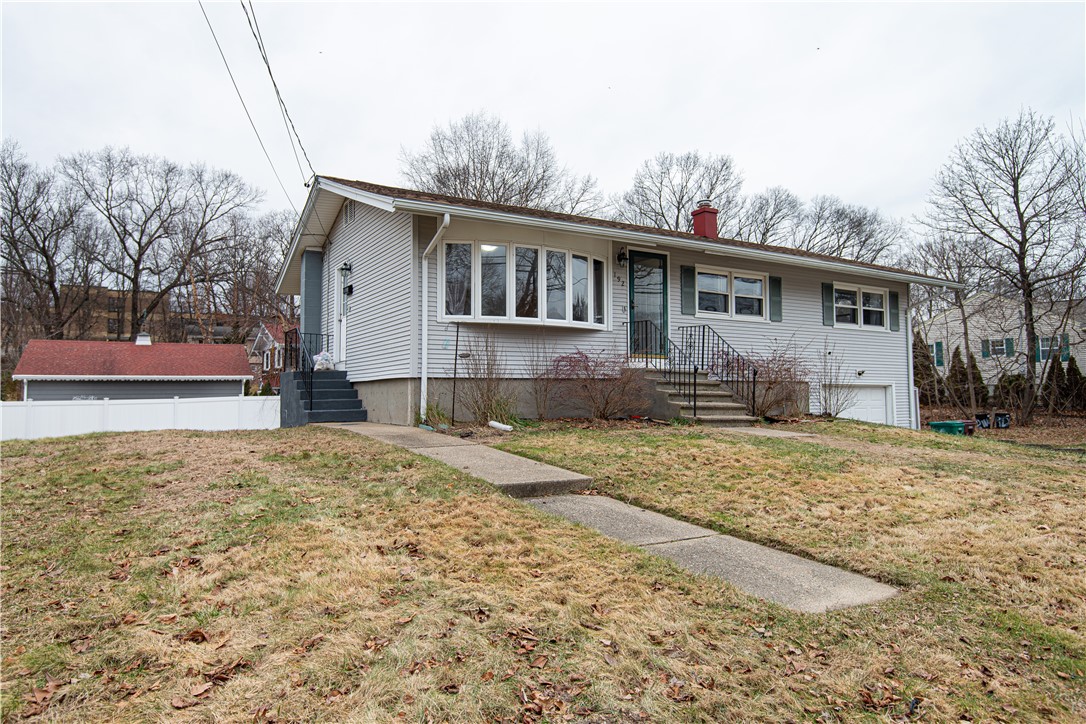 192 Beacon Avenue Woonsocket, RI 02895 - Photo 4 of 40