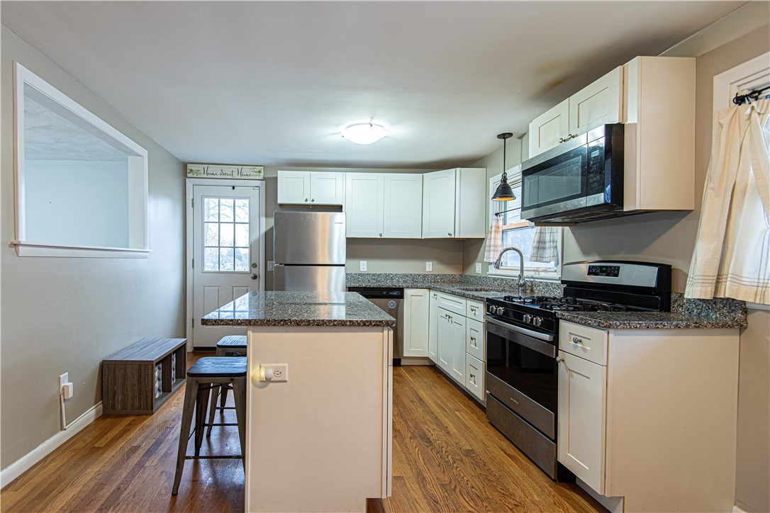 192 Beacon Avenue Woonsocket, RI 02895 - Photo 10 of 40