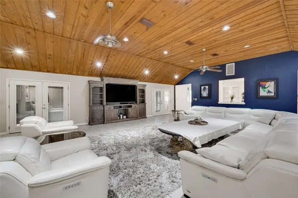 $599,999 | 3123 Woodland Court, La Porte, TX 77571