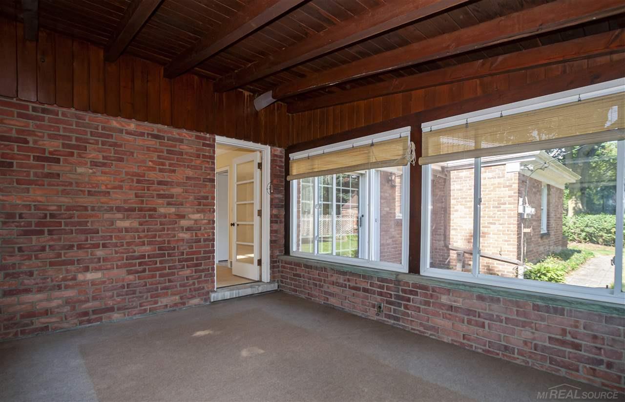 88 Roslyn Road Grosse Pointe Shores, MI 48236 - Photo 12 of 43