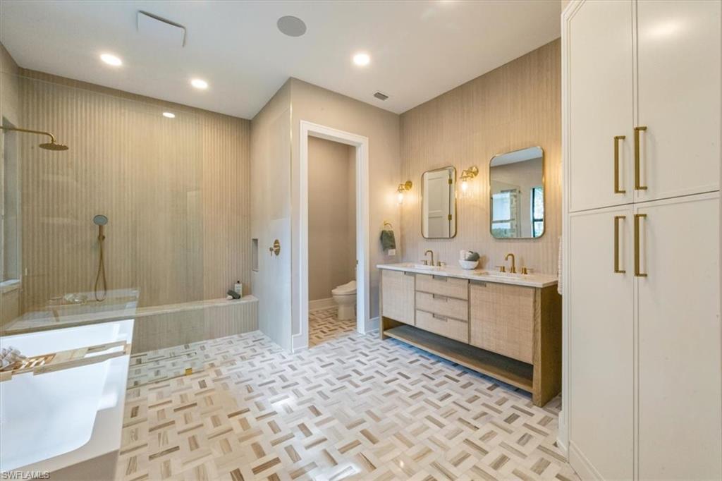 226 Monterey Drive Naples, FL 34119 - Photo 13 of 38