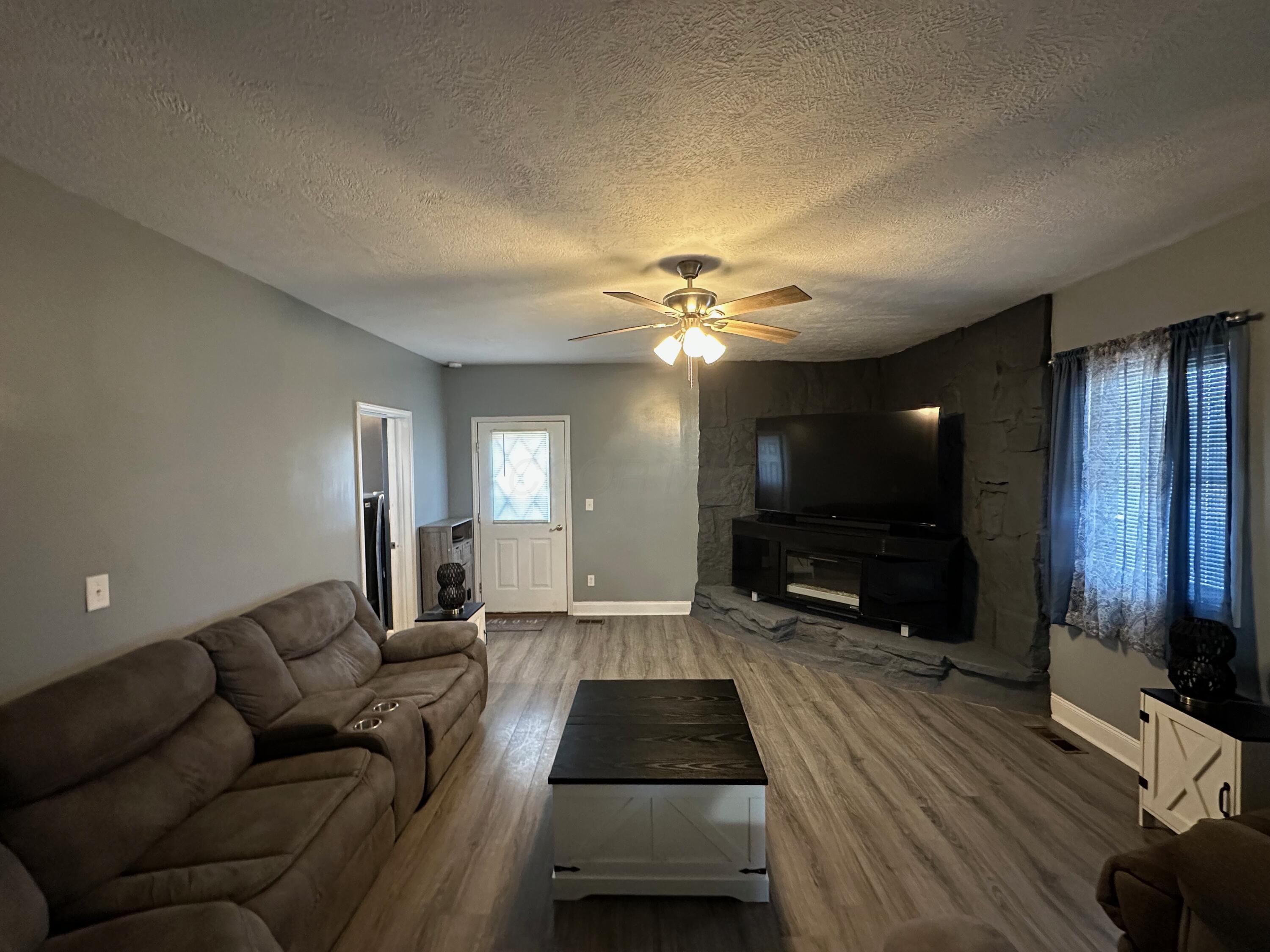 10367 Quaker Road Fredericktown, OH 43019 - Photo 14 of 34 Living Room downstairs