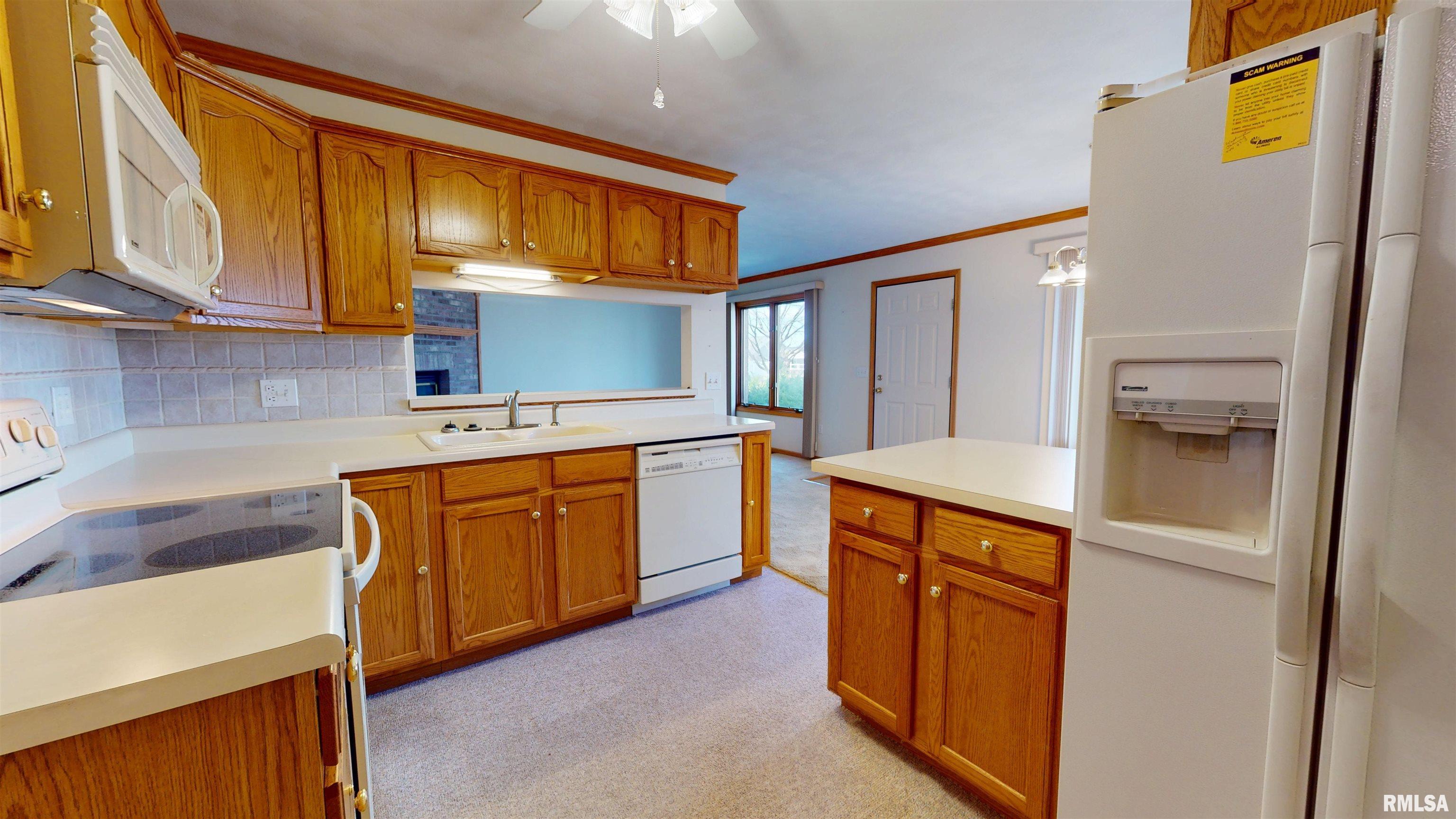 2 Royal Court Washington, IL 61571 - Photo 12 of 24