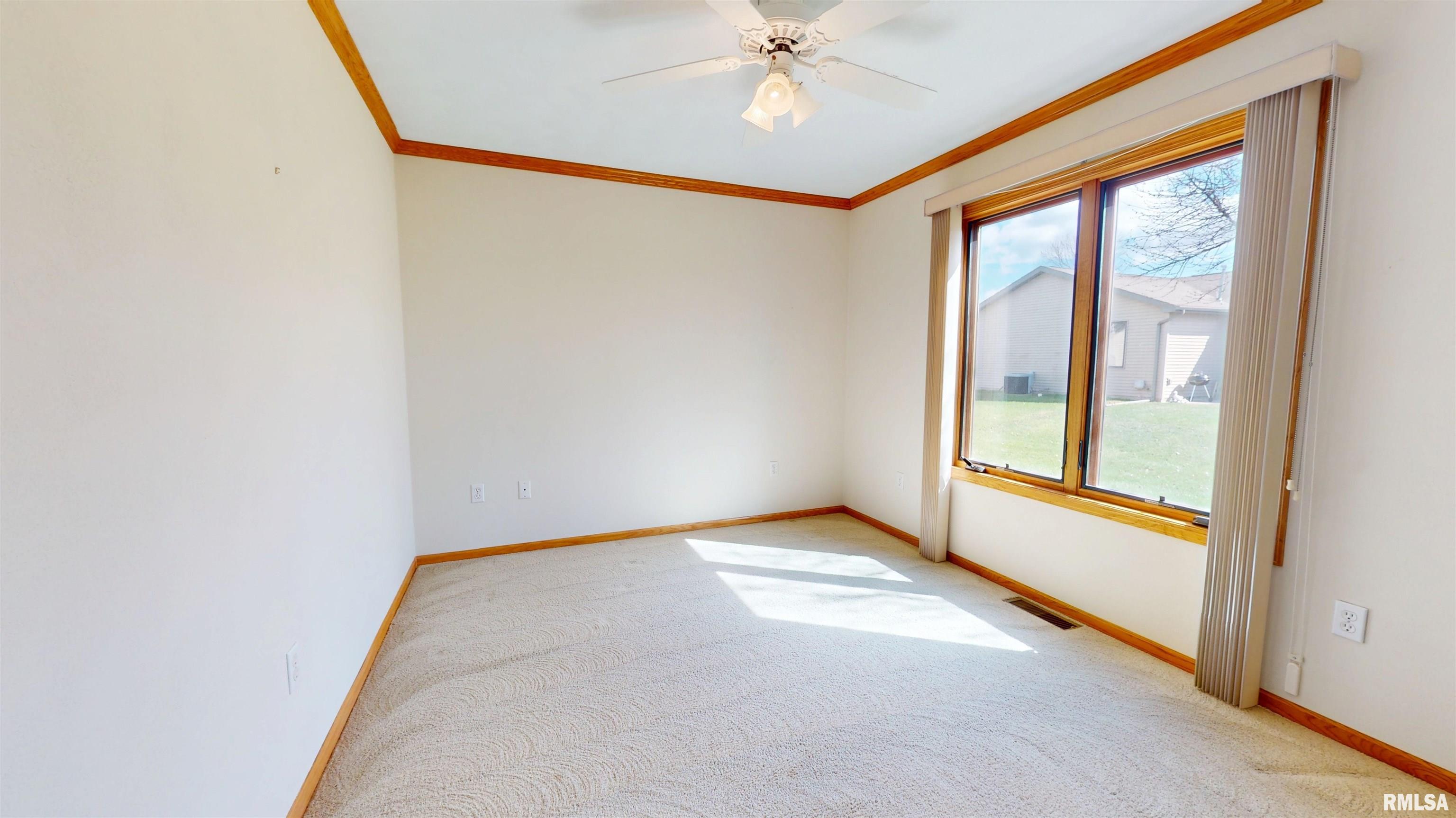 2 Royal Court Washington, IL 61571 - Photo 17 of 24