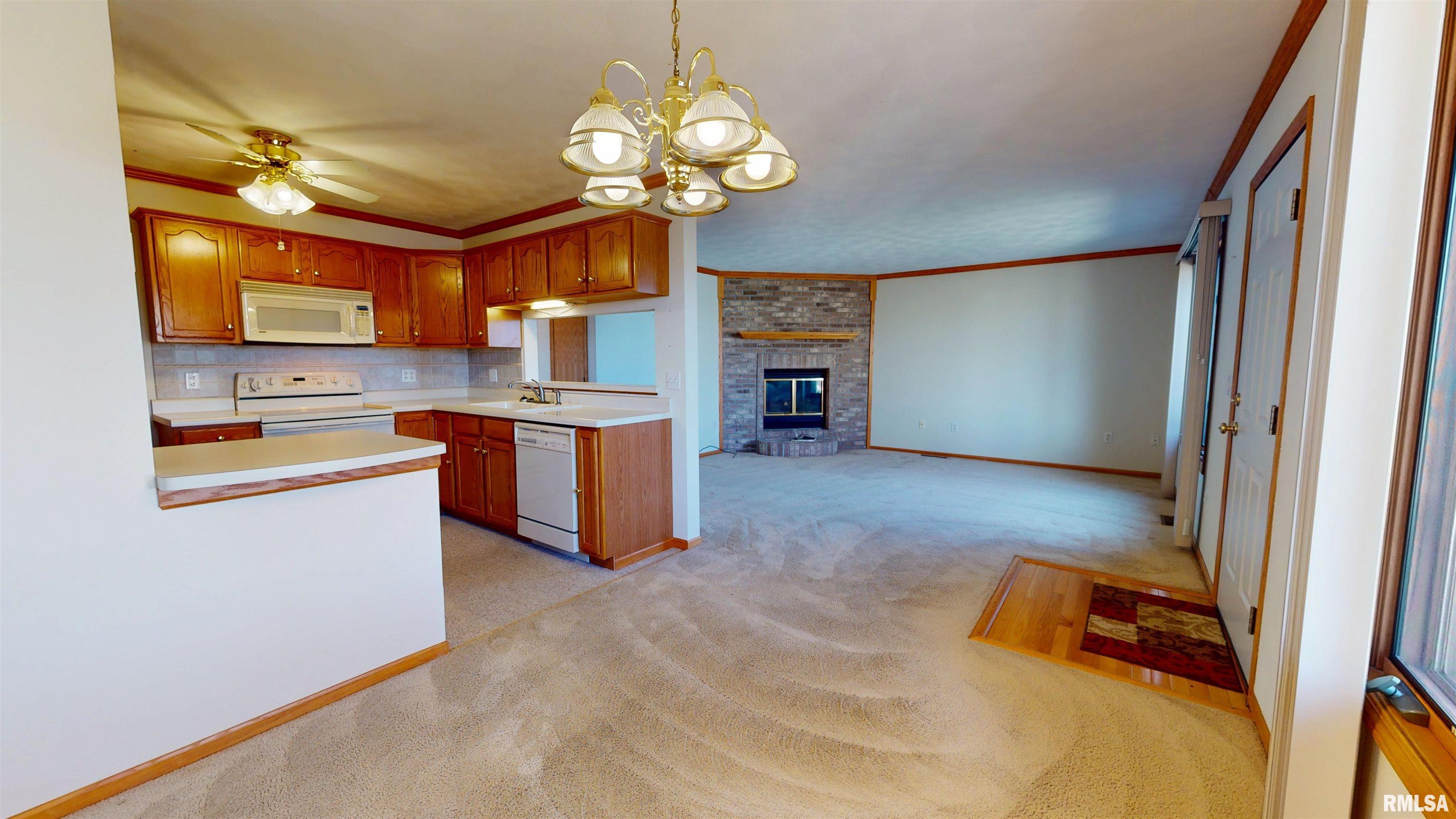 2 Royal Court Washington, IL 61571 - Photo 6 of 24