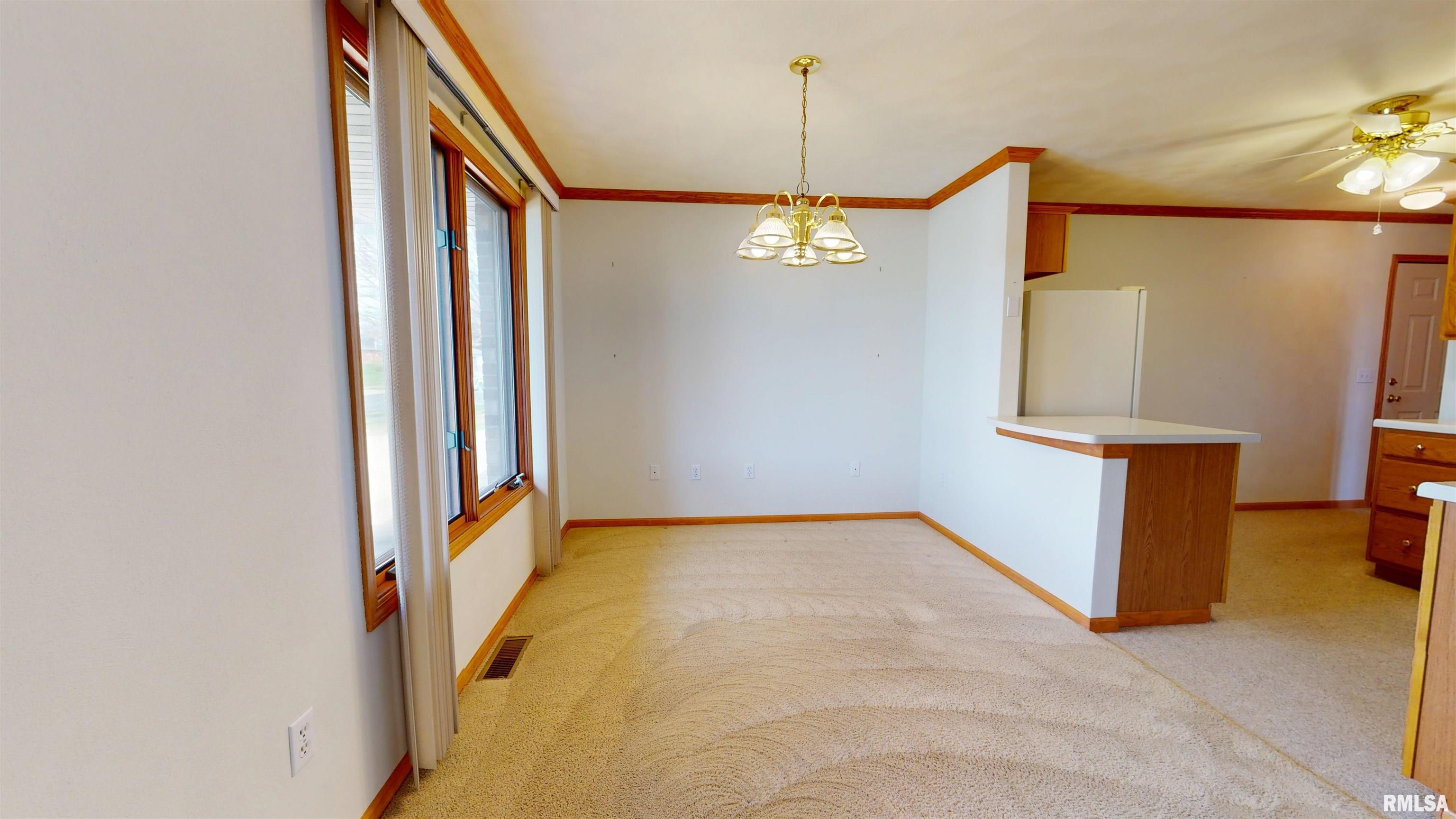 2 Royal Court Washington, IL 61571 - Photo 9 of 24