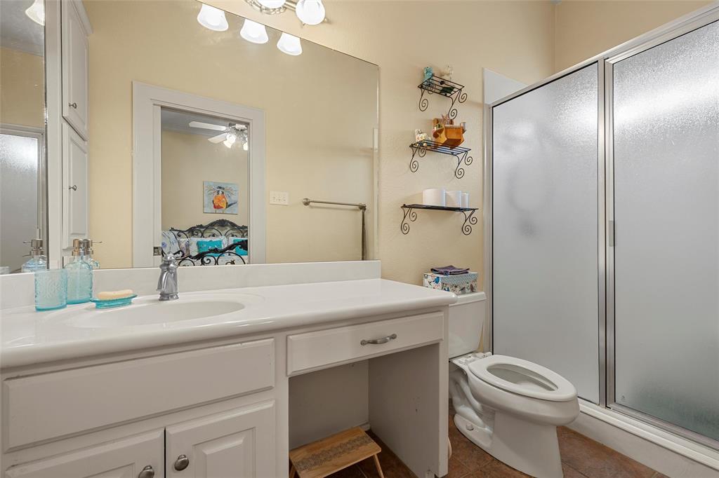 3028 Baylor Camp Road Crawford, TX 76638 - Photo 29 of 40 2nd Primary Ensuite Bath