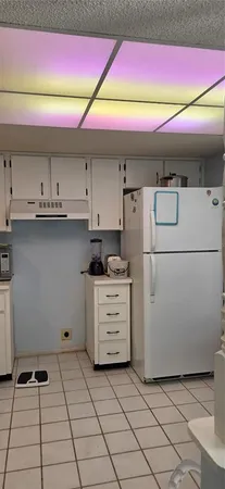 a close view of sink and tap