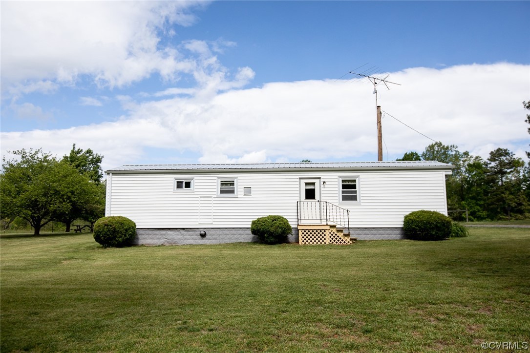 2515 Jerico Road Buckingham, VA 23921 - Photo 3 of 48 a view of a garden with lawn chairs