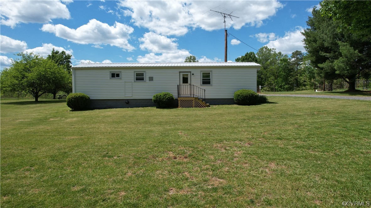 2515 Jerico Road Buckingham, VA 23921 - Photo 36 of 48 a view of a house with a yard