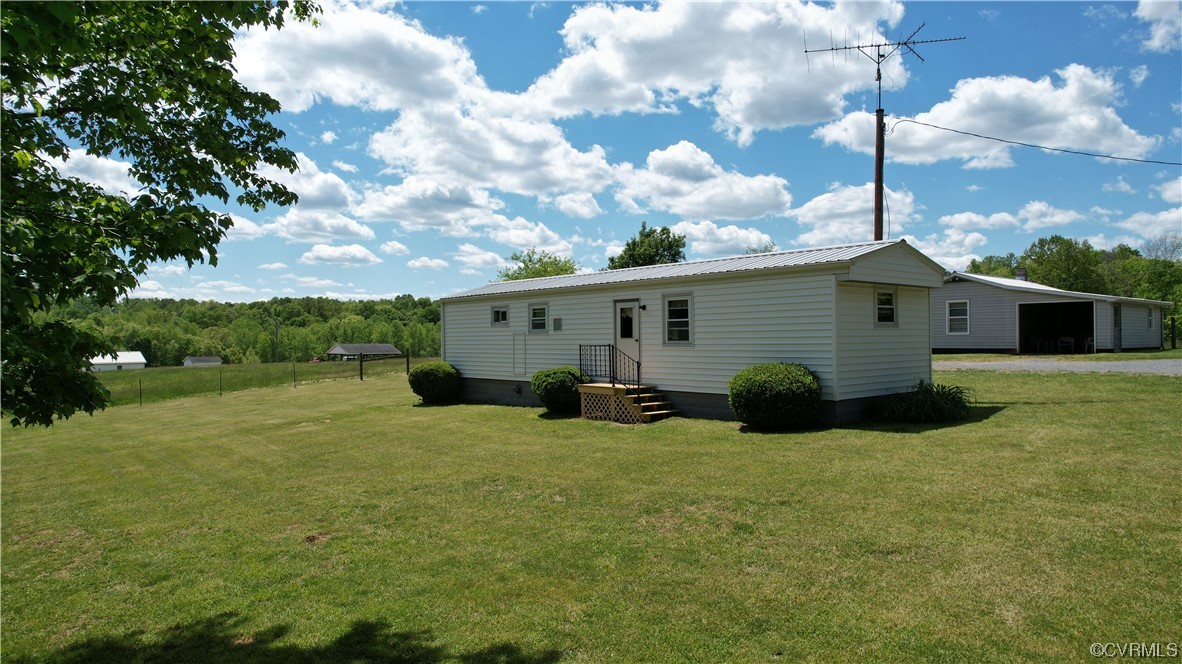 2515 Jerico Road Buckingham, VA 23921 - Photo 38 of 48 a view of a house with backyard