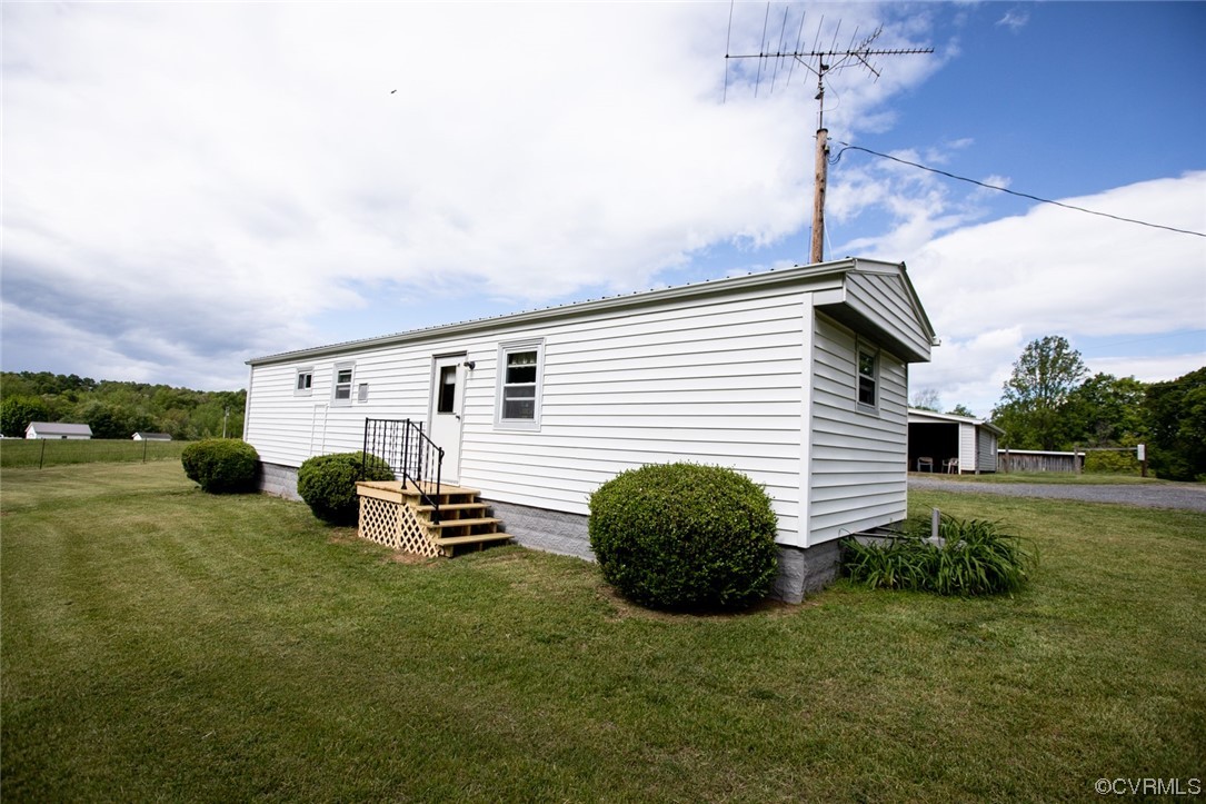 2515 Jerico Road Buckingham, VA 23921 - Photo 4 of 48 a view of a house with backyard and garden