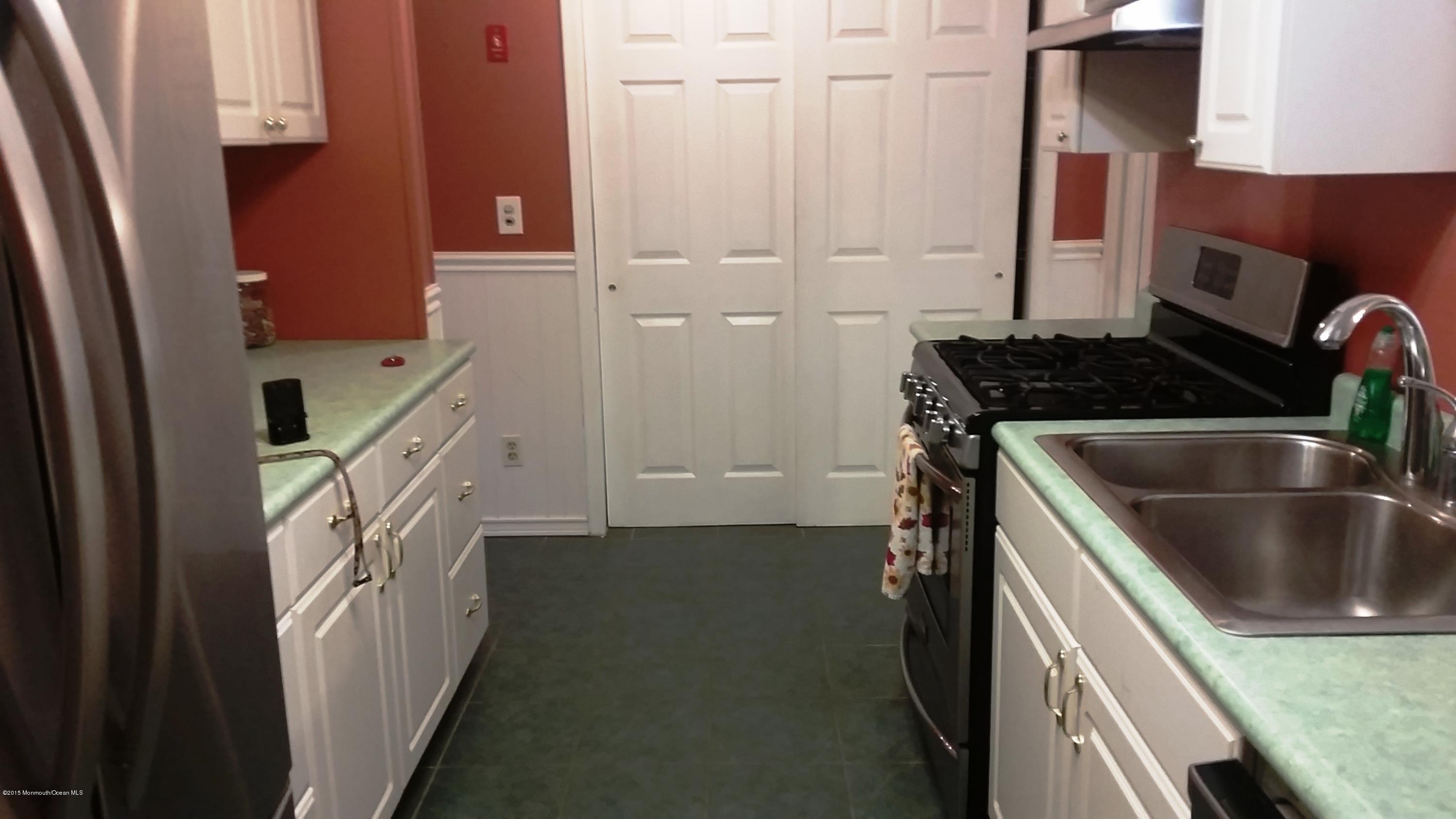 90 Stephan Road Brick, NJ 08724 - Photo 5 of 16 kitchen2