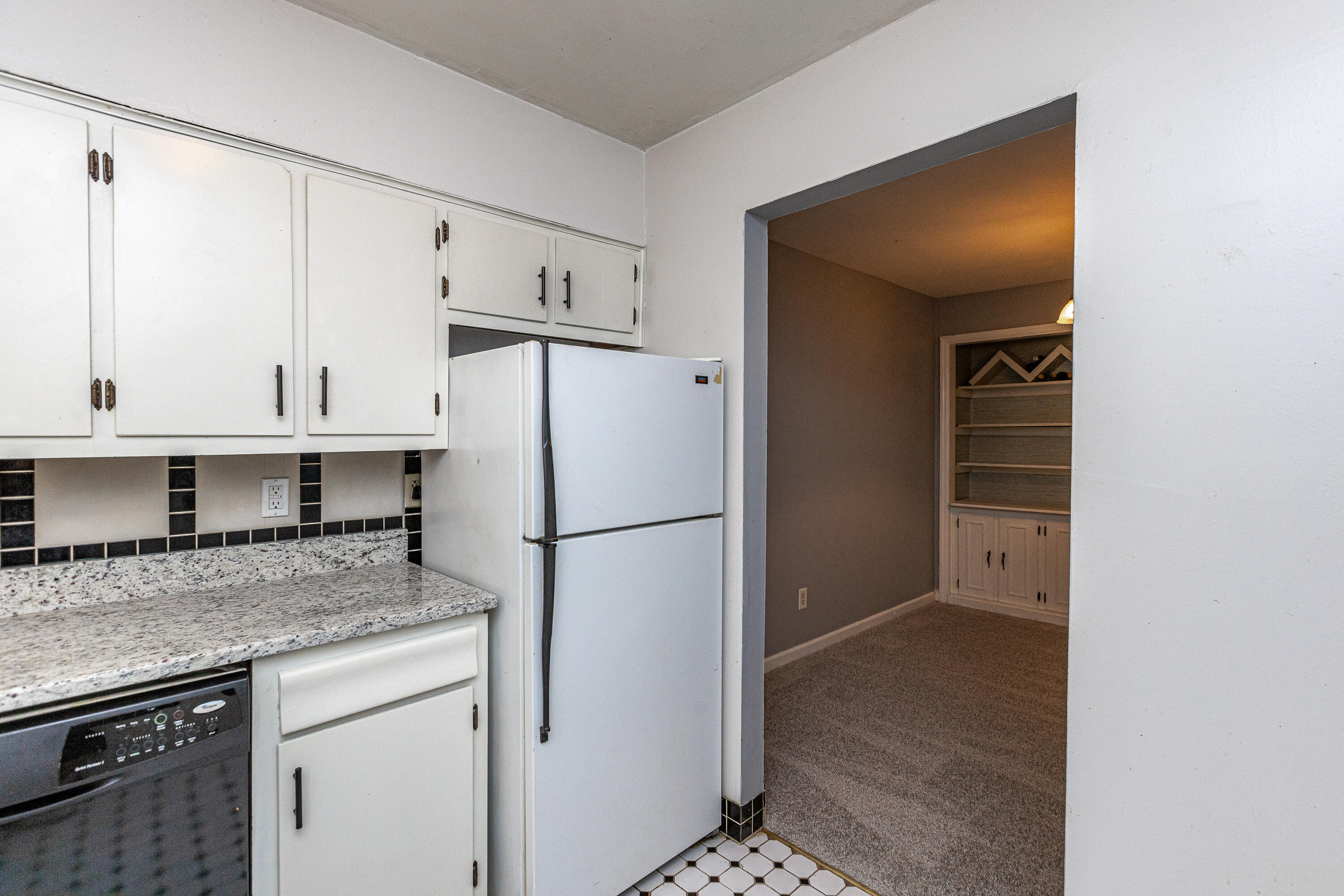 1088 Armstrong Mill Road, Unit B Lexington, KY 40517 - Photo 12 of 25 B-8