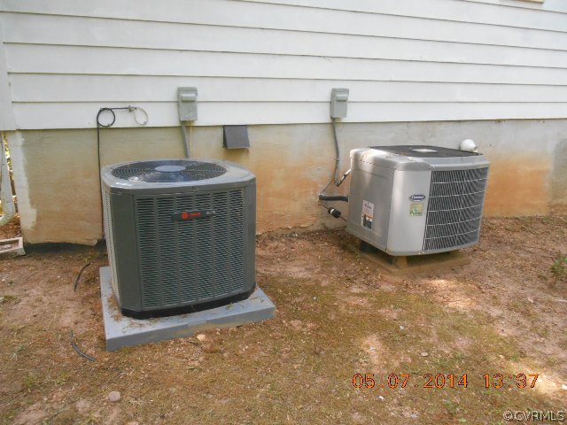 2913 Old Gun Road West Midlothian, VA 23113 - Photo 5 of 24 a utility room with window
