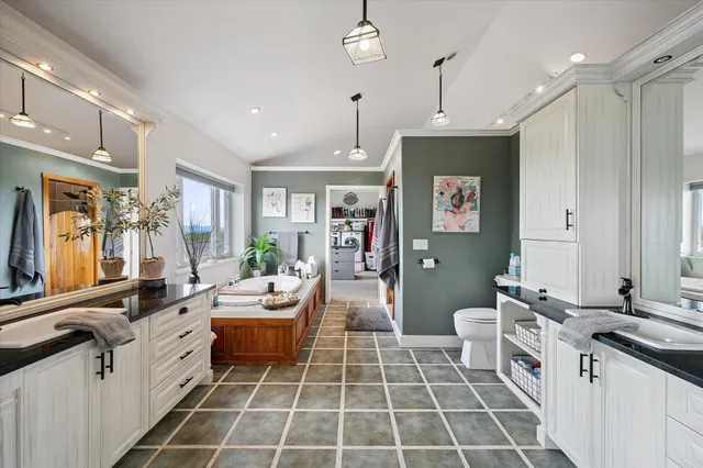 $875,000 | 33 Booberry Hill Road, Madison, ME 04950