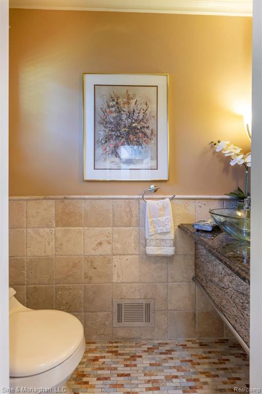 85 Stonehurst Road Grosse Pointe Shores, MI 48236 - Photo 23 of 39