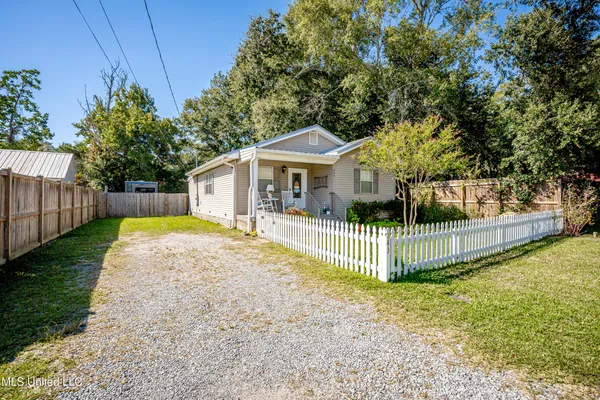 $369,000 | 443 Bills Avenue, Ocean Springs, MS 39564