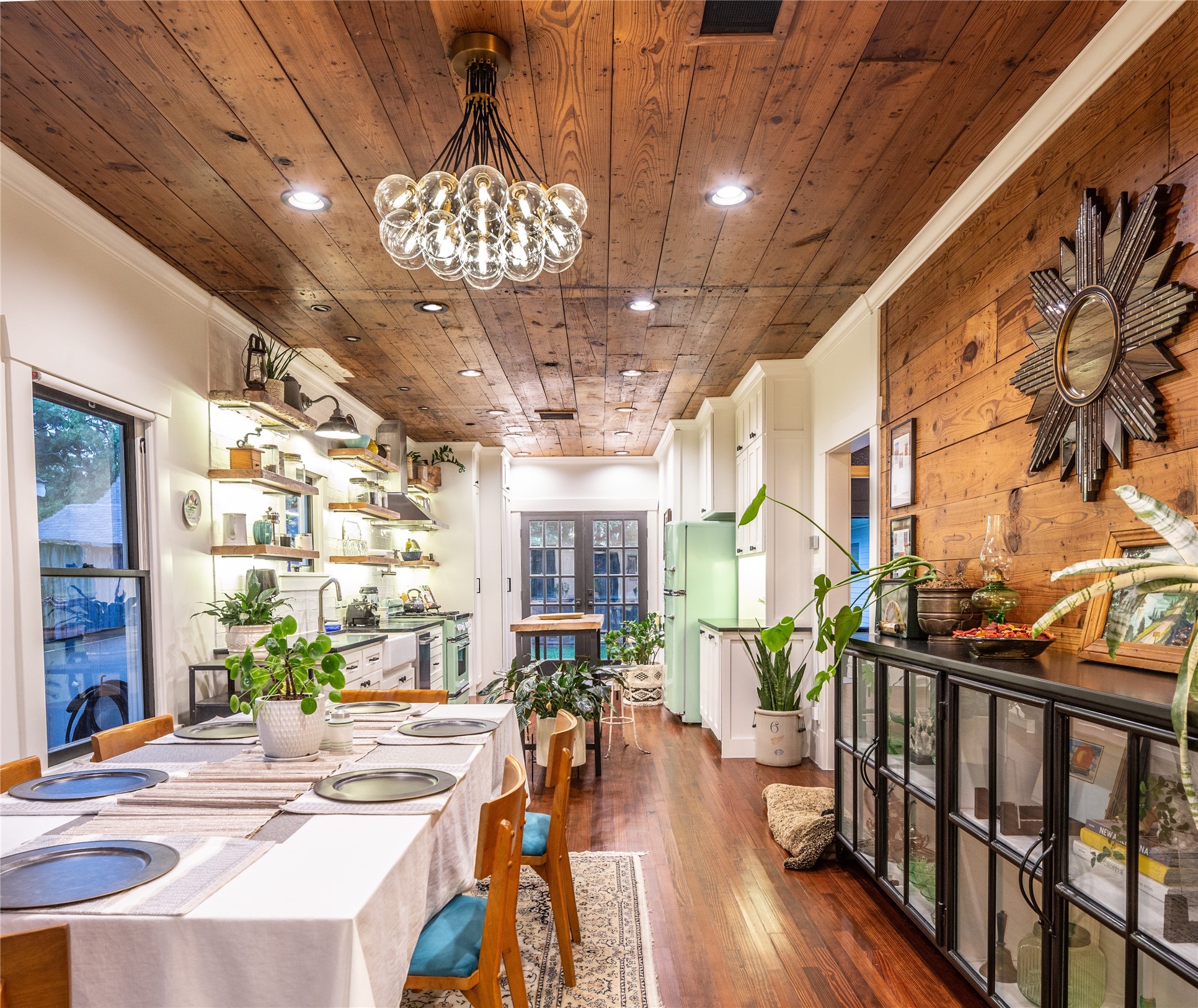 715 Ridge Street Houston, TX 77009 - Photo 6 of 19 Gallery Image 6