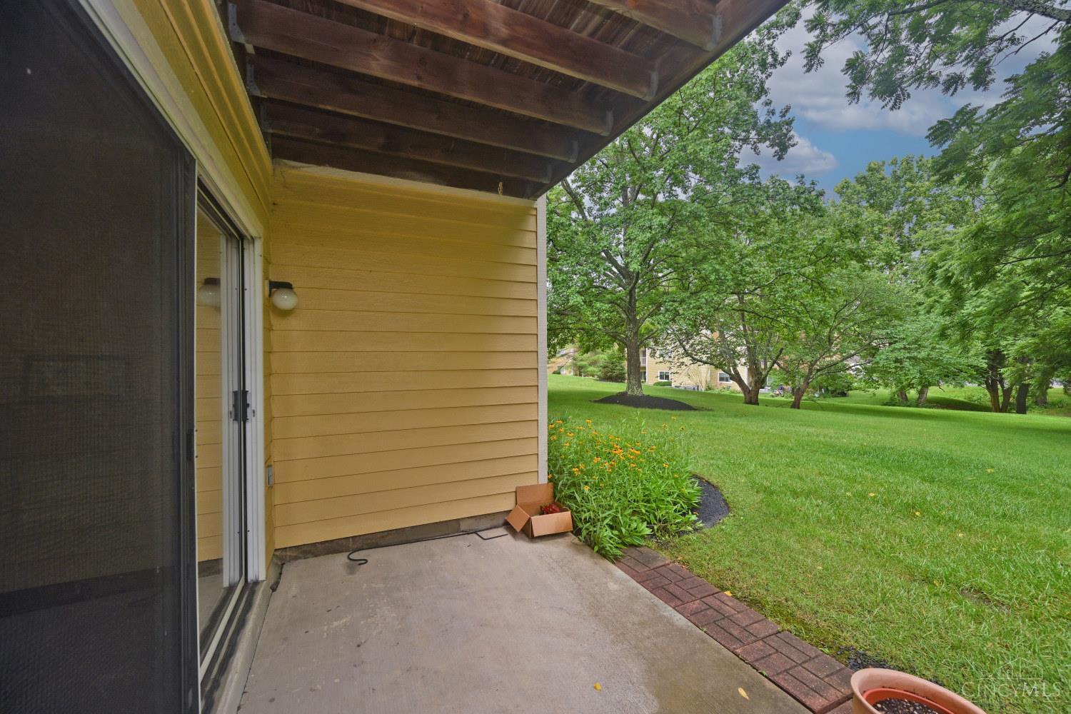 1009 Cedar Ridge Drive, Unit 4 Cincinnati, OH 45245 - Photo 33 of 45