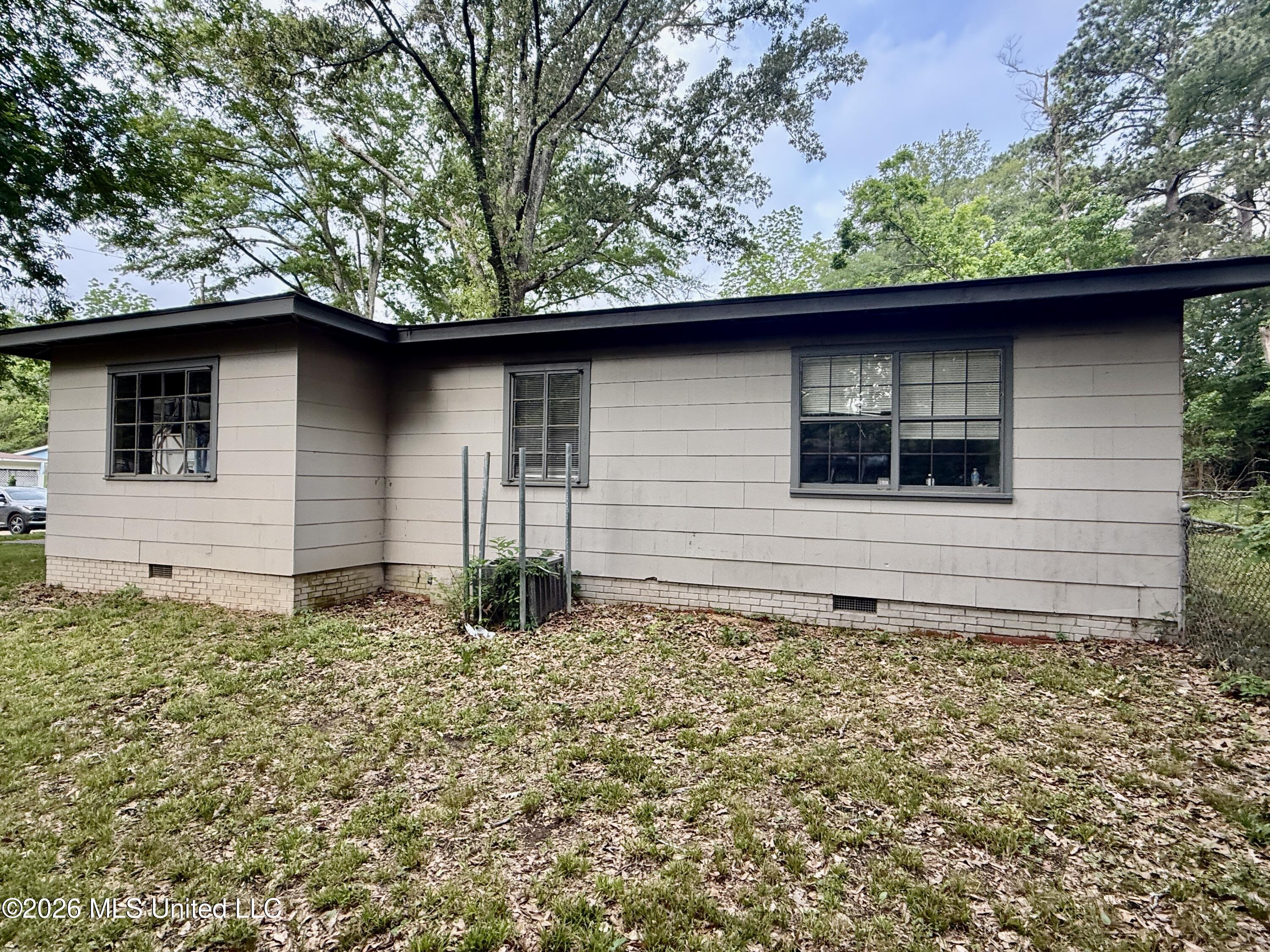 130 Wacker Drive Jackson, MS 39206 - Photo 3 of 14 IMG_7617