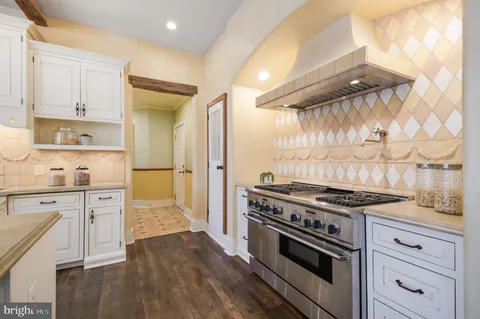 $4,450,000 | 5420 Moorland Lane, Bethesda, MD 20814