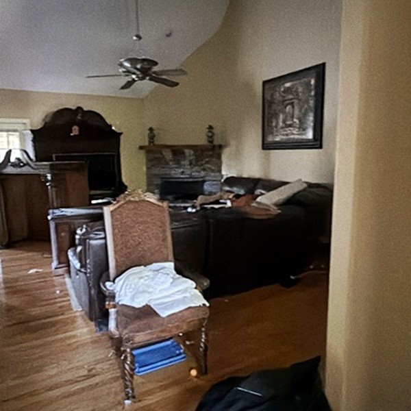 1812 Pointe Court Lebanon, TN 37087 - Photo 24 of 25 a workspace with furniture and wooden floor