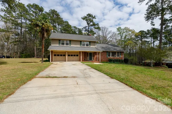 front view of house with a yard