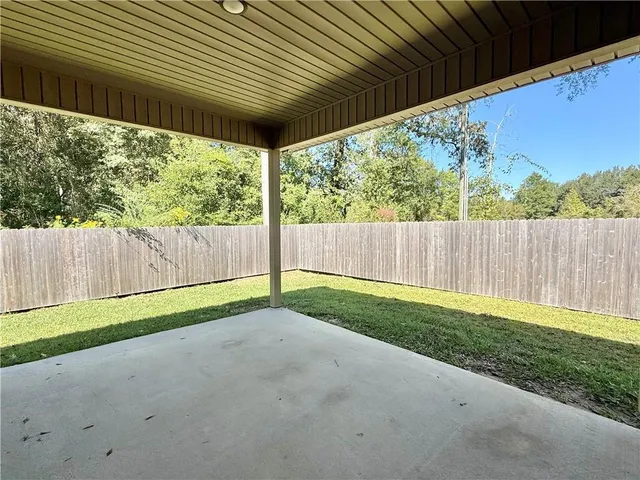 $2,075 | 42468 North Falcon Drive, Ponchatoula, LA 70454