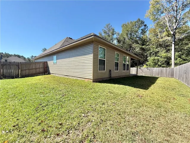$2,075 | 42468 North Falcon Drive, Ponchatoula, LA 70454