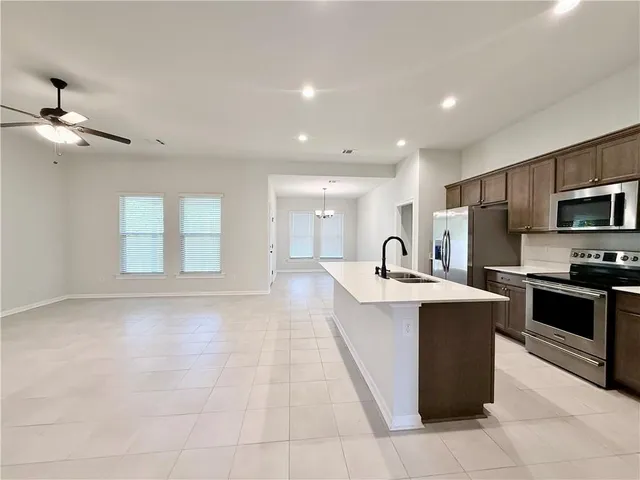 $2,075 | 42468 North Falcon Drive, Ponchatoula, LA 70454