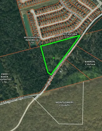 a view of a tennis court