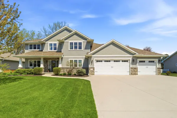 $699,900 | W5866 Sweet William Drive, Appleton, WI 54915