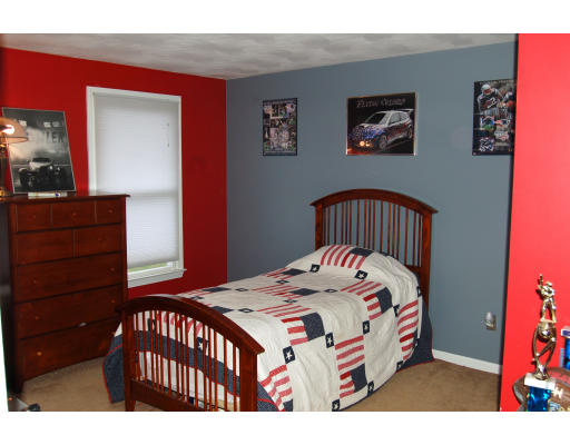 5 Richard Road Hopedale, MA 01747 - Photo 10 of 11 Gallery Image 10