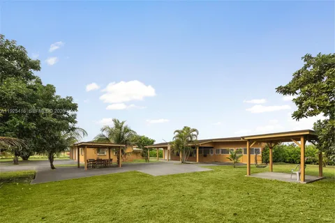 $1,595,000 | 20450 Southwest 198th Avenue, Miami, FL 33187