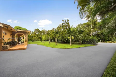 $1,595,000 | 20450 Southwest 198th Avenue, Miami, FL 33187