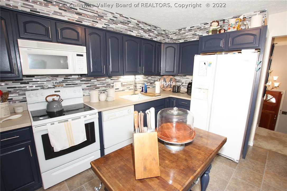 369 Eureka Road Charleston, WV 25314 - Photo 13 of 43 Gallery Image 13