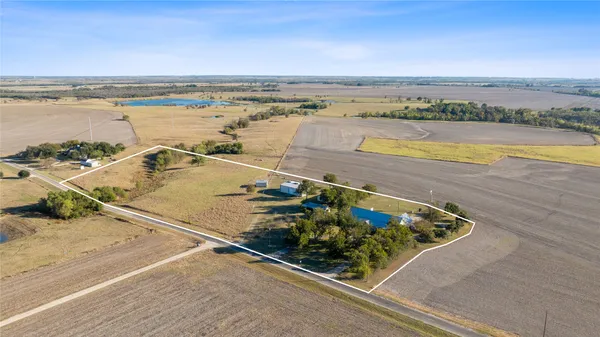 $975,000 | 400 County Road 483, Taylor, TX 76574