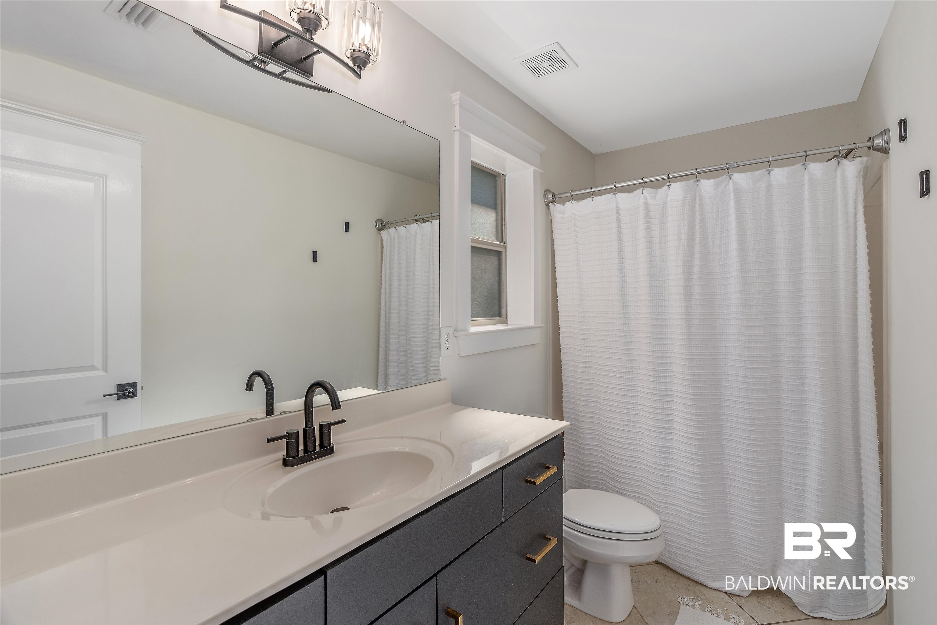 14 Breydon Court Mobile, AL 36608 - Photo 13 of 23 Primary Bath