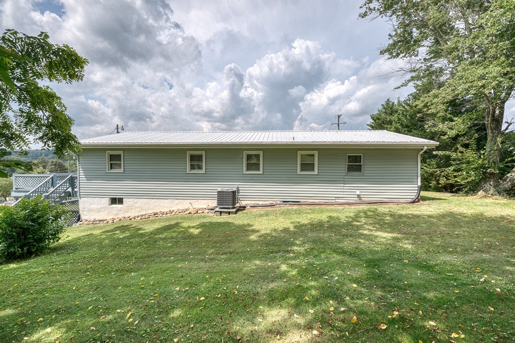 375 Riverside Drive Bristol, VA 24201 - Photo 5 of 28 Gallery Image 5